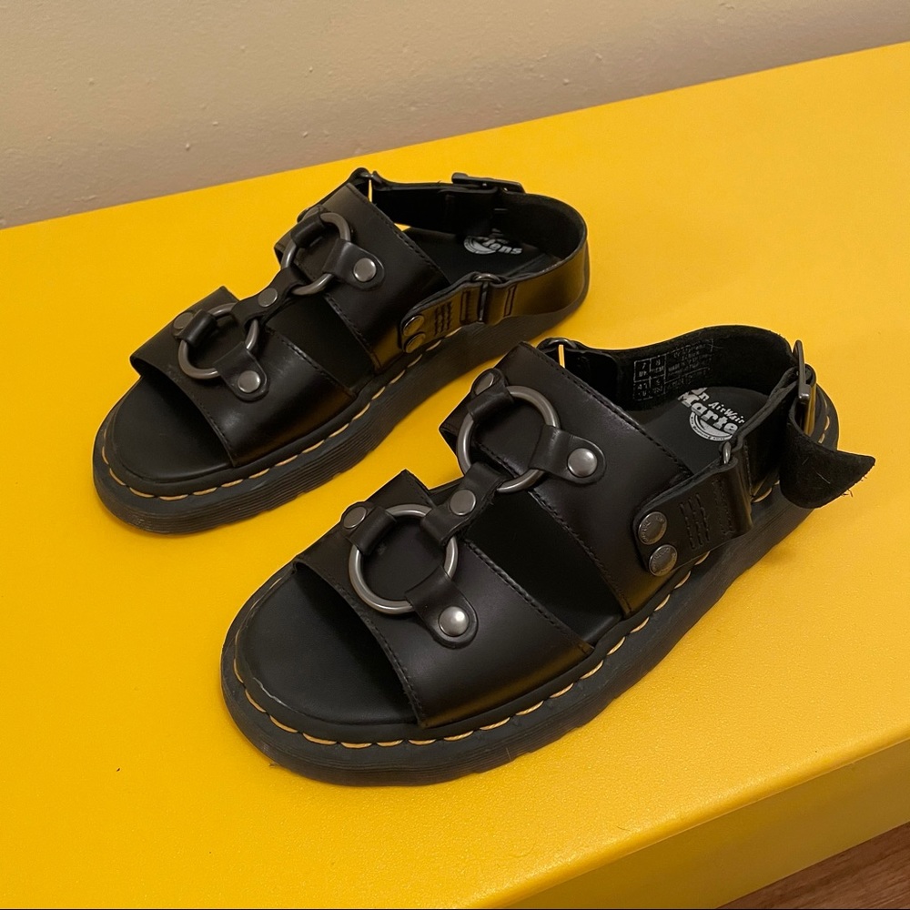 Dr. Martens Xabier Sandal